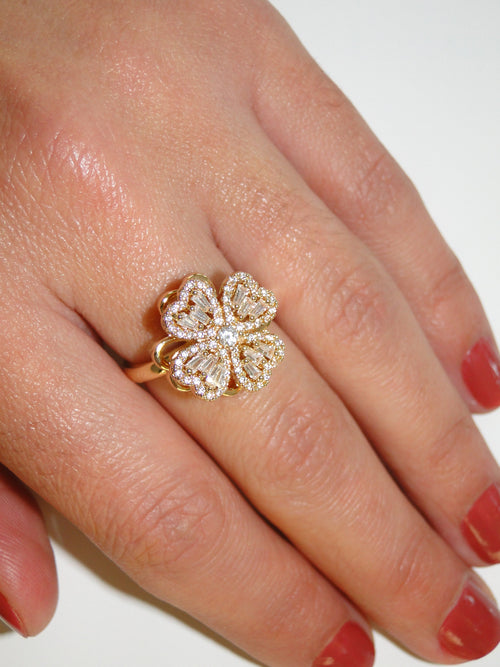 Four-Leaf Spinning Gold Ring - FREE HOME DELIVERY